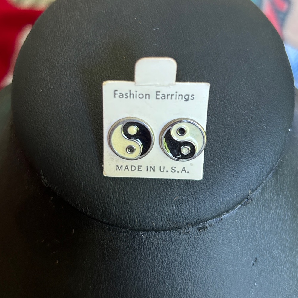VTG DEADSTOCK YIN YANG EARRINGS